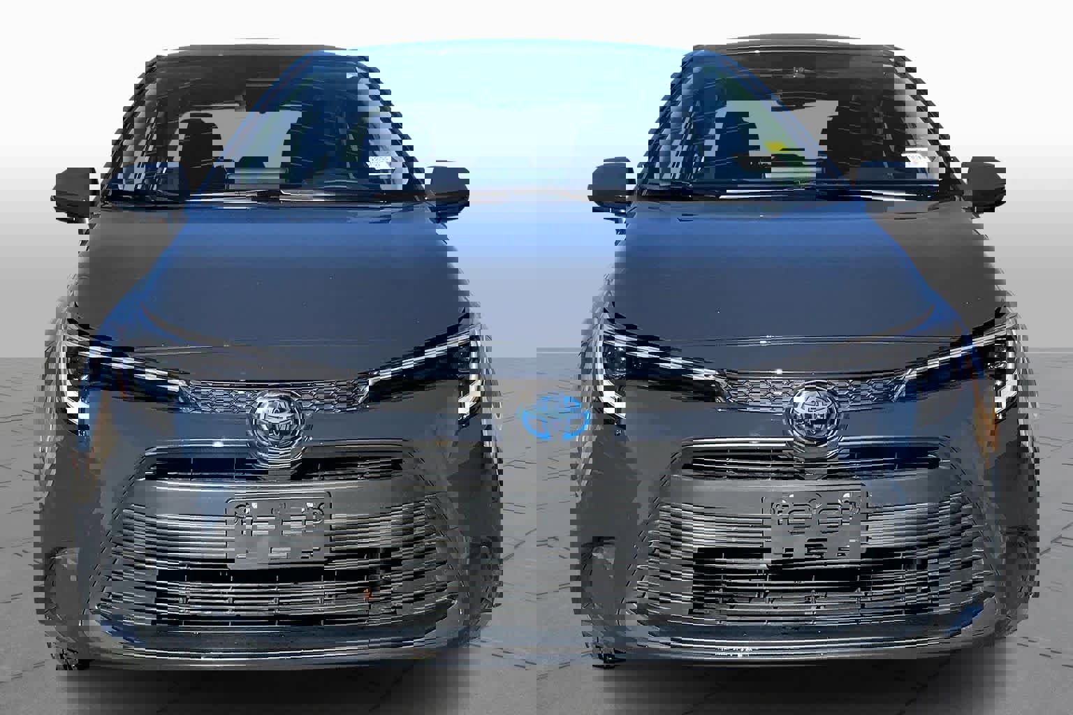 Certified 2025 Toyota Corolla LE image 3