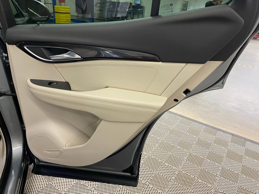 Used 2023 Buick Envision Preferred image 13