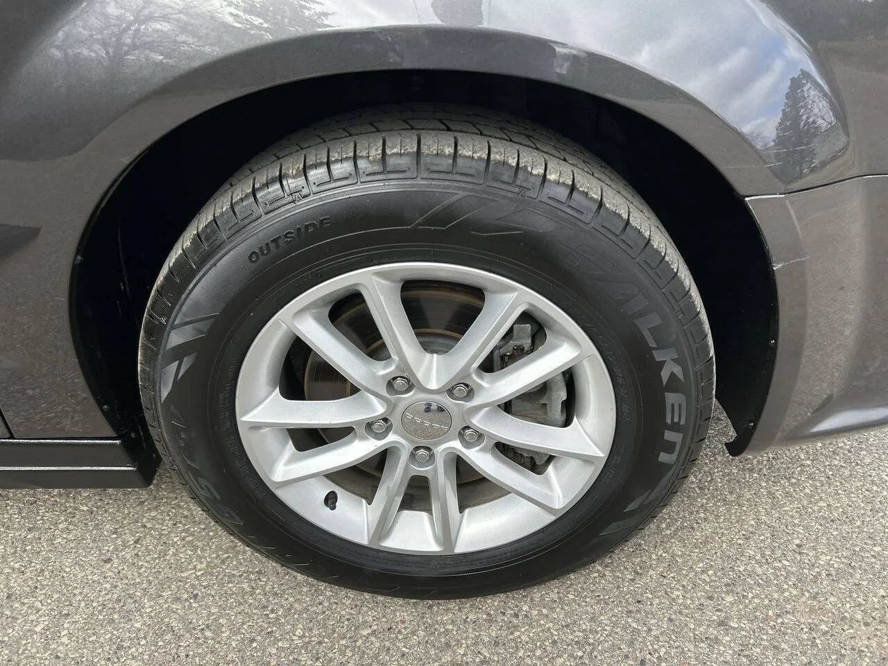 Used 2018 Dodge Grand Caravan SXT FWD image 10