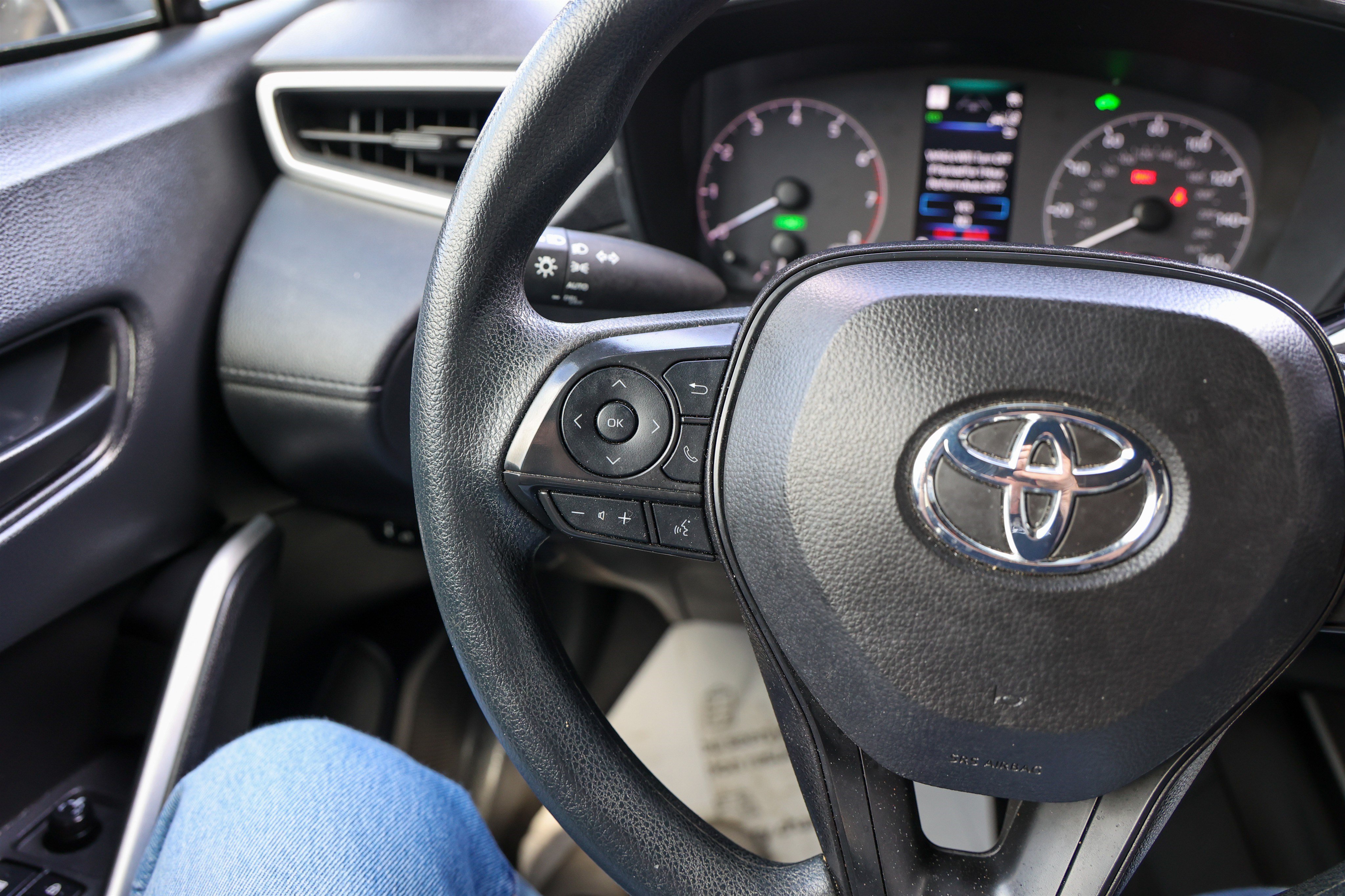 Used 2024 Toyota Corolla Cross AWD Hybrid image 13