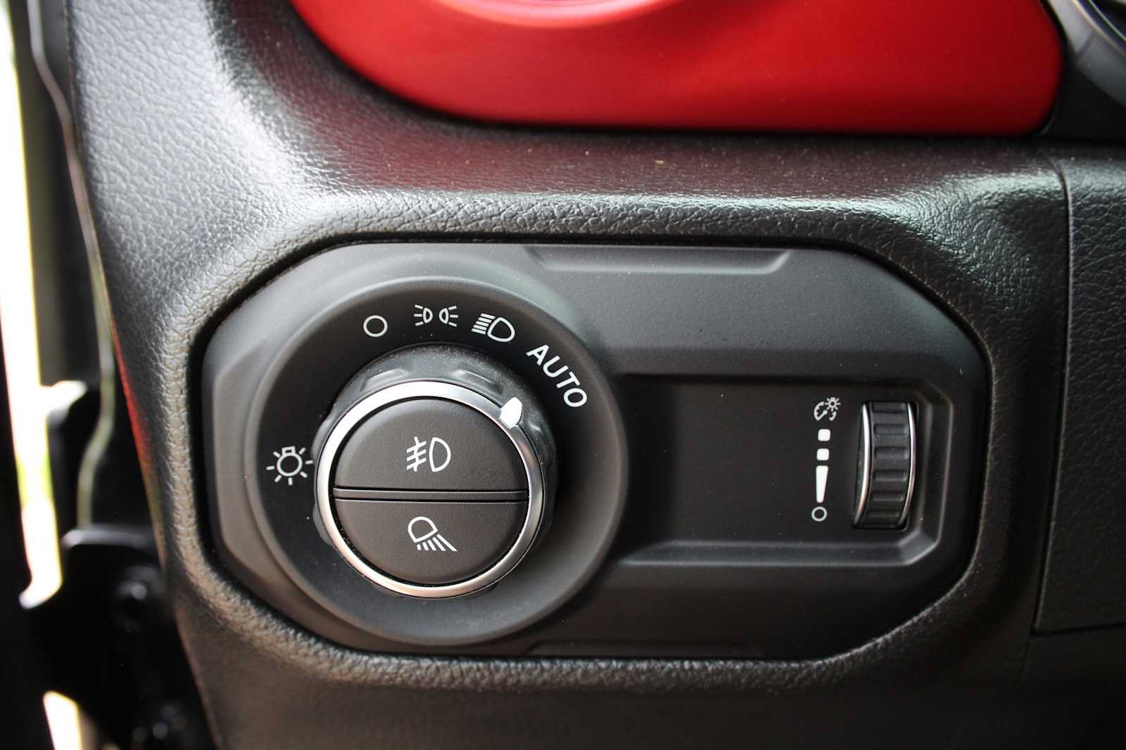 Used 2023 Jeep Gladiator Rubicon w/ LED Lighting Group AWD/4WD image 32