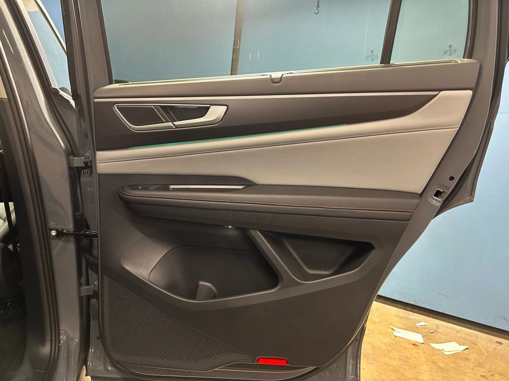 Used 2024 Volkswagen Atlas Peak Edition SE image 48