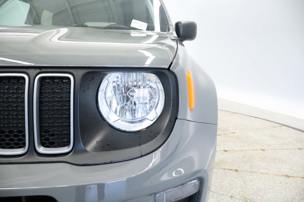 Used 2022 Jeep Renegade Latitude w/ Convenience Group AWD/4WD image 13