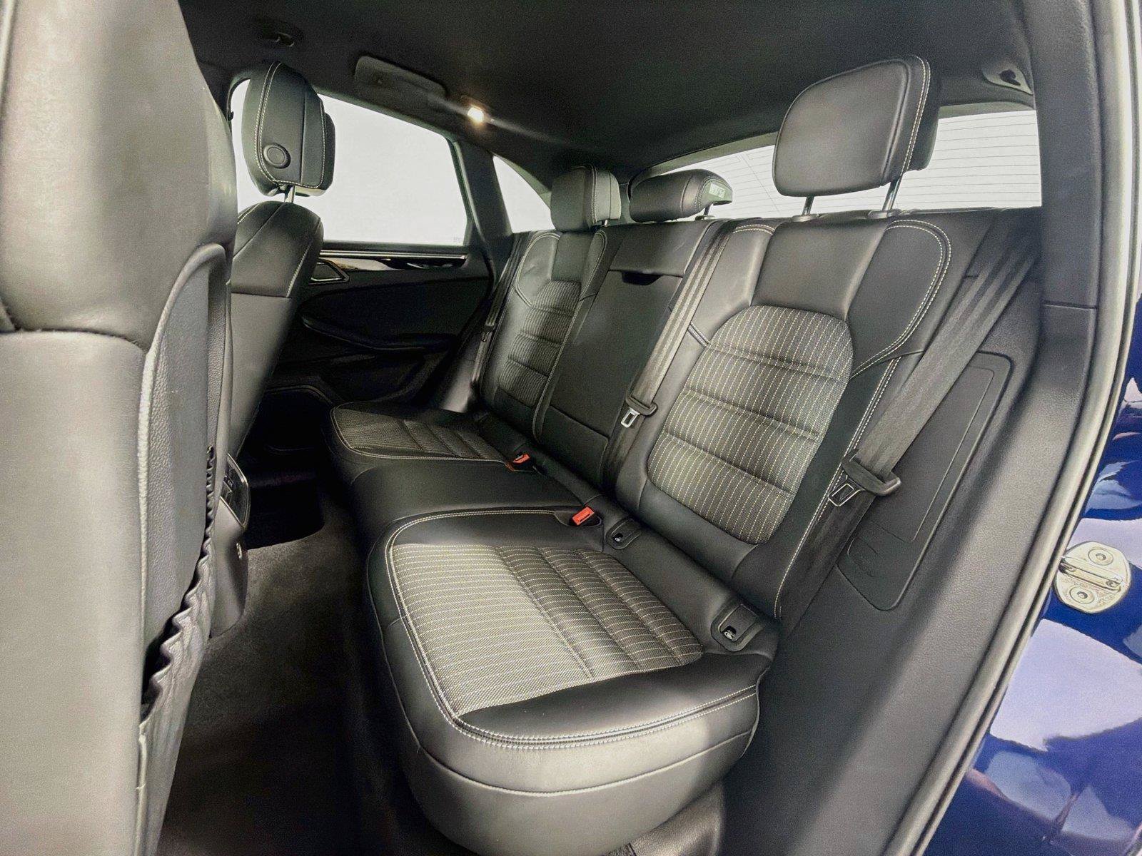 Used 2024 Porsche Macan Turbo AWD/4WD image 21