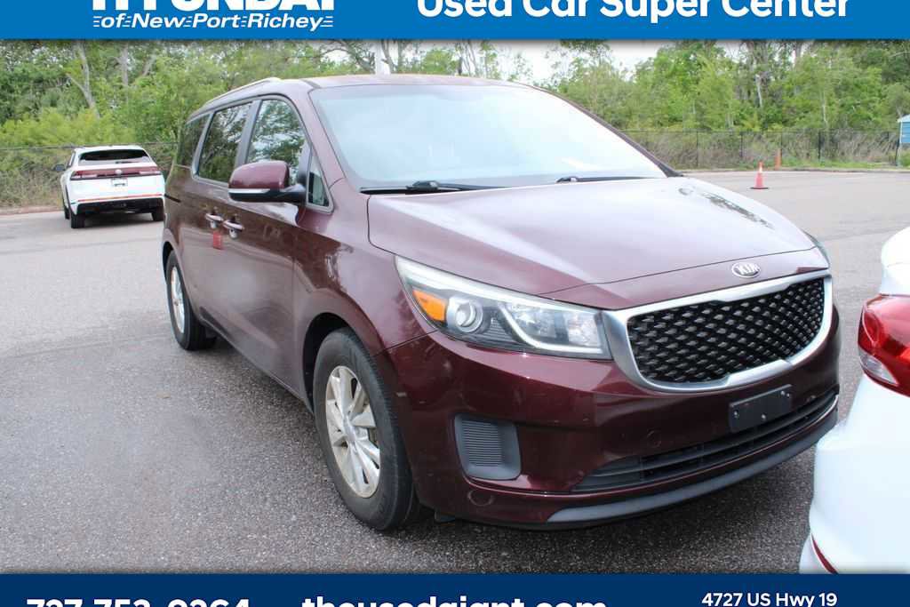 Used 2016 Kia Sedona LX w/ LX Convenience Package image 4