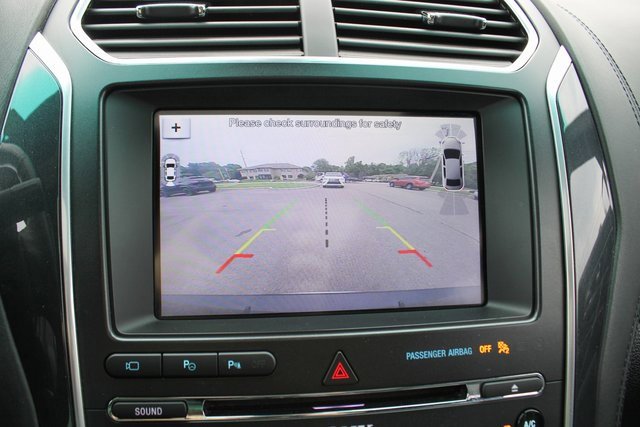 Used 2017 Ford Explorer Platinum image 29