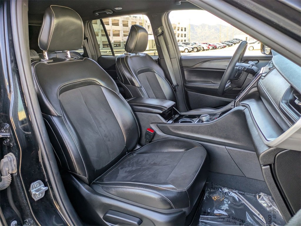 Used 2023 Jeep Grand Cherokee Altitude image 28