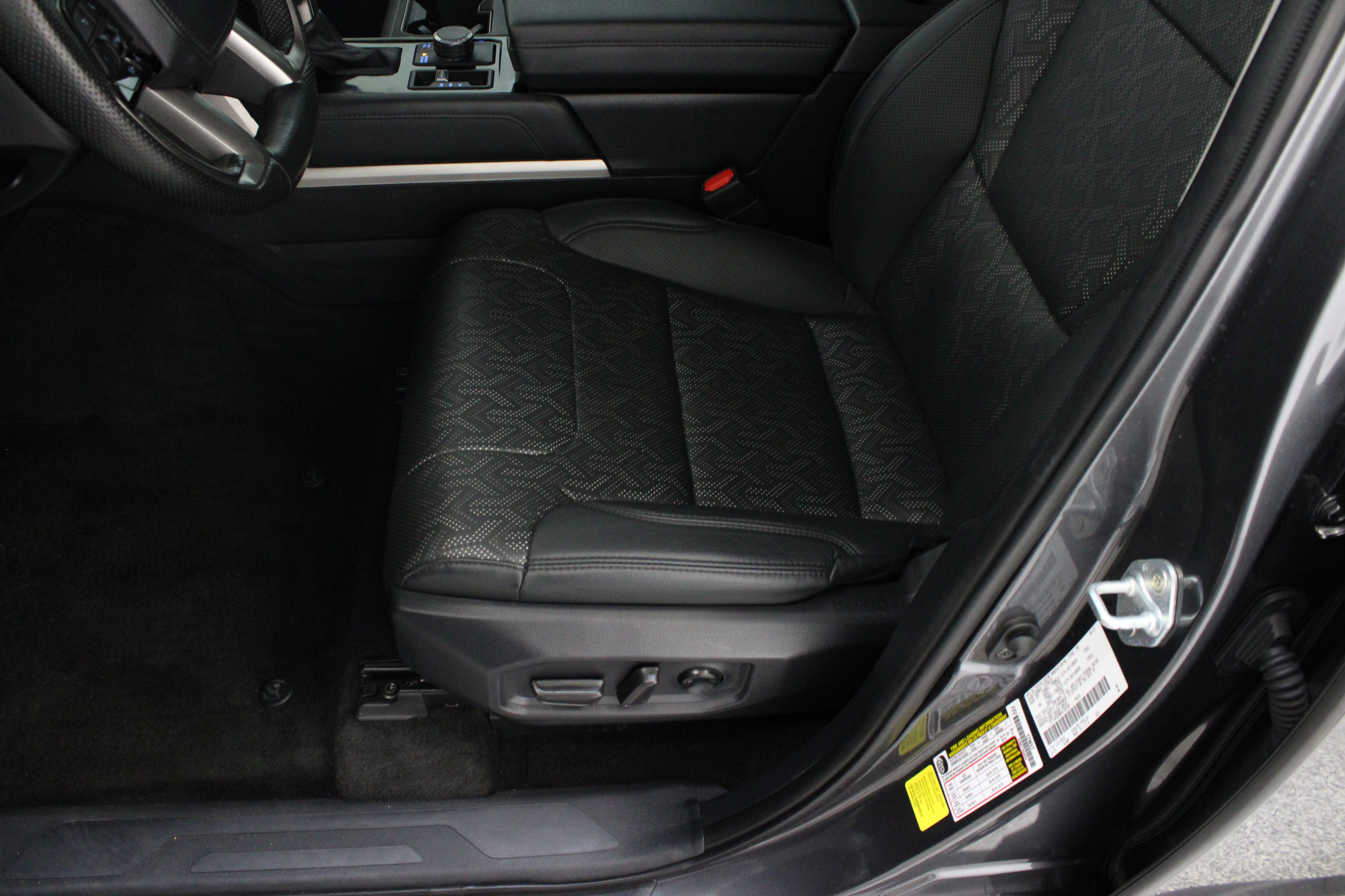 Used 2024 Toyota Tundra Limited AWD/4WD image 15