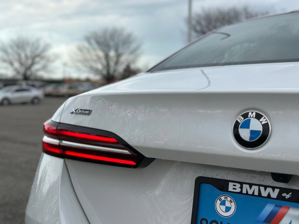 New 2026 BMW 530i xDrive w/ M Sport Package AWD/4WD image 13