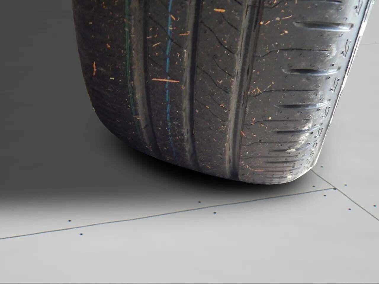 Used 2019 Toyota Yaris XLE image 38