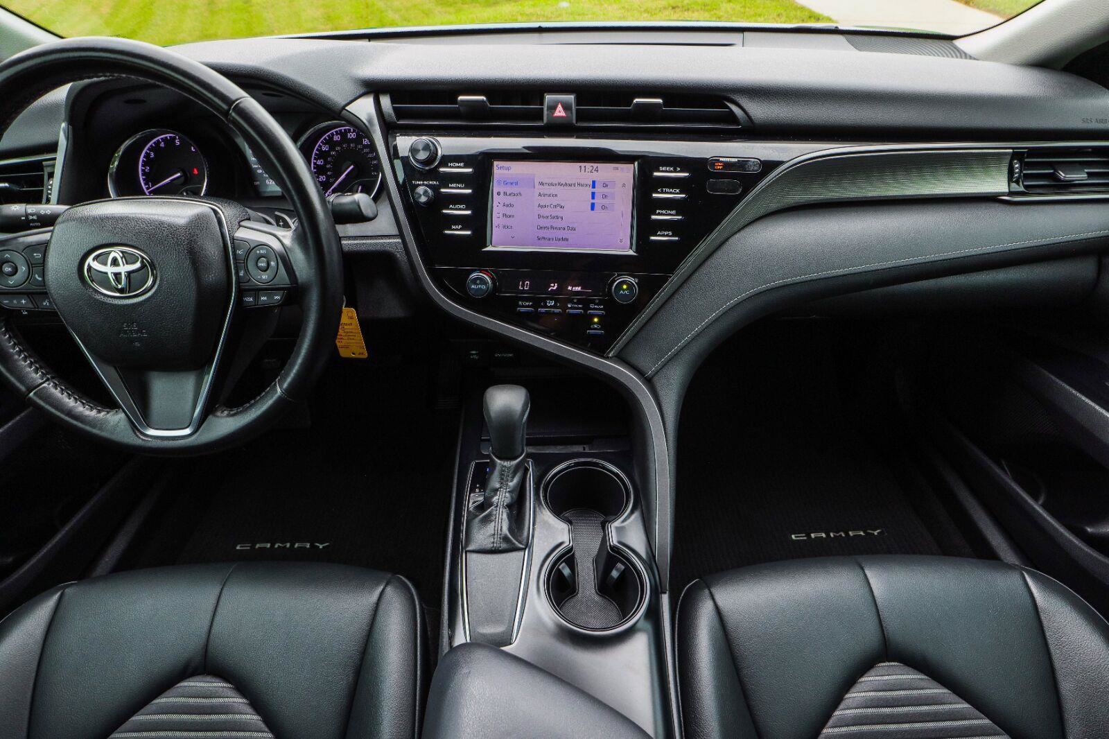 Used 2019 Toyota Camry SE FWD image 27