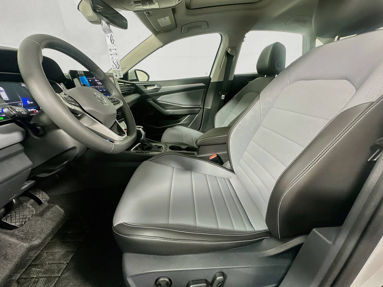 New 2027 Volkswagen Jetta SE FWD image 20