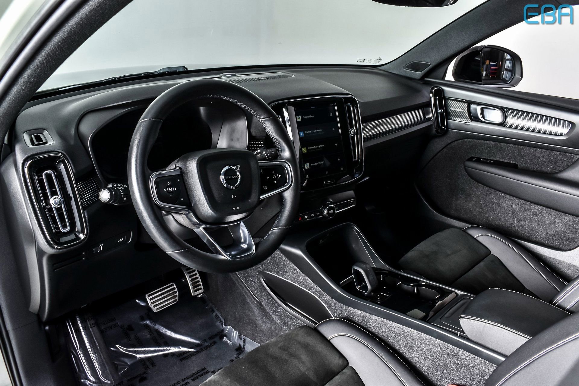 Used 2022 Volvo XC40 P8 Recharge Ultimate image 17