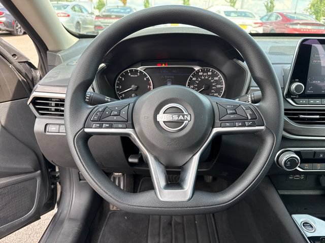 Used 2024 Nissan Altima 2.5 SV FWD image 18