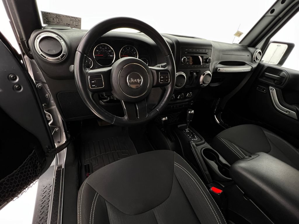 Used 2015 Jeep Wrangler Sahara AWD/4WD image 3