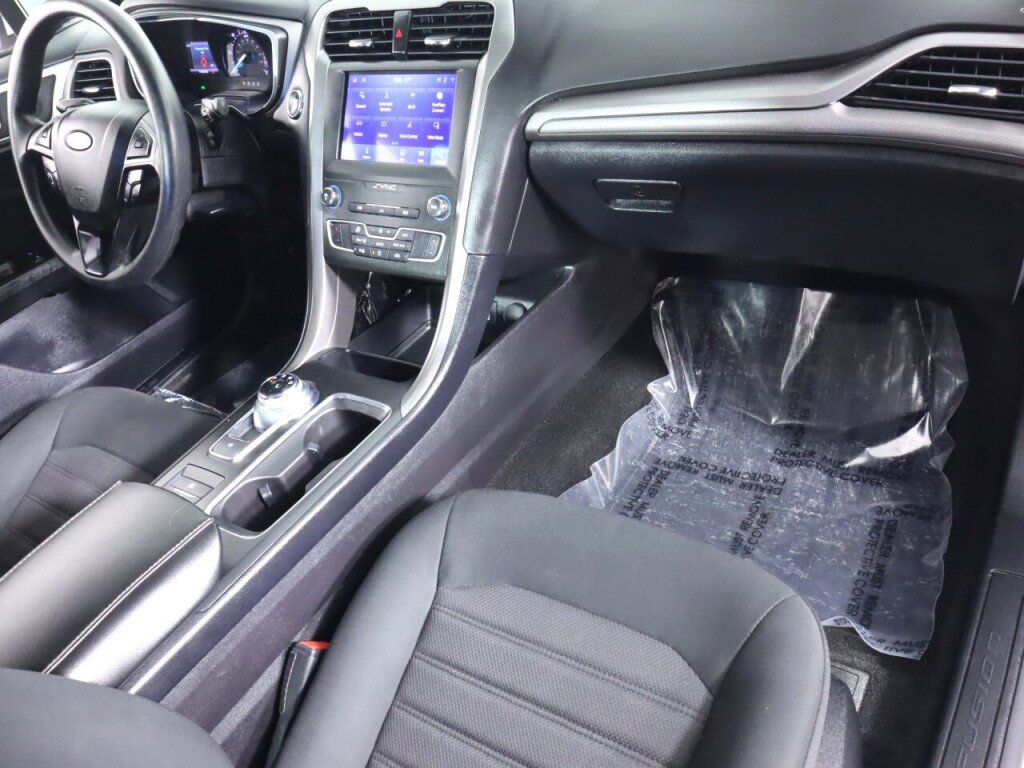 Used 2020 Ford Fusion SE image 40