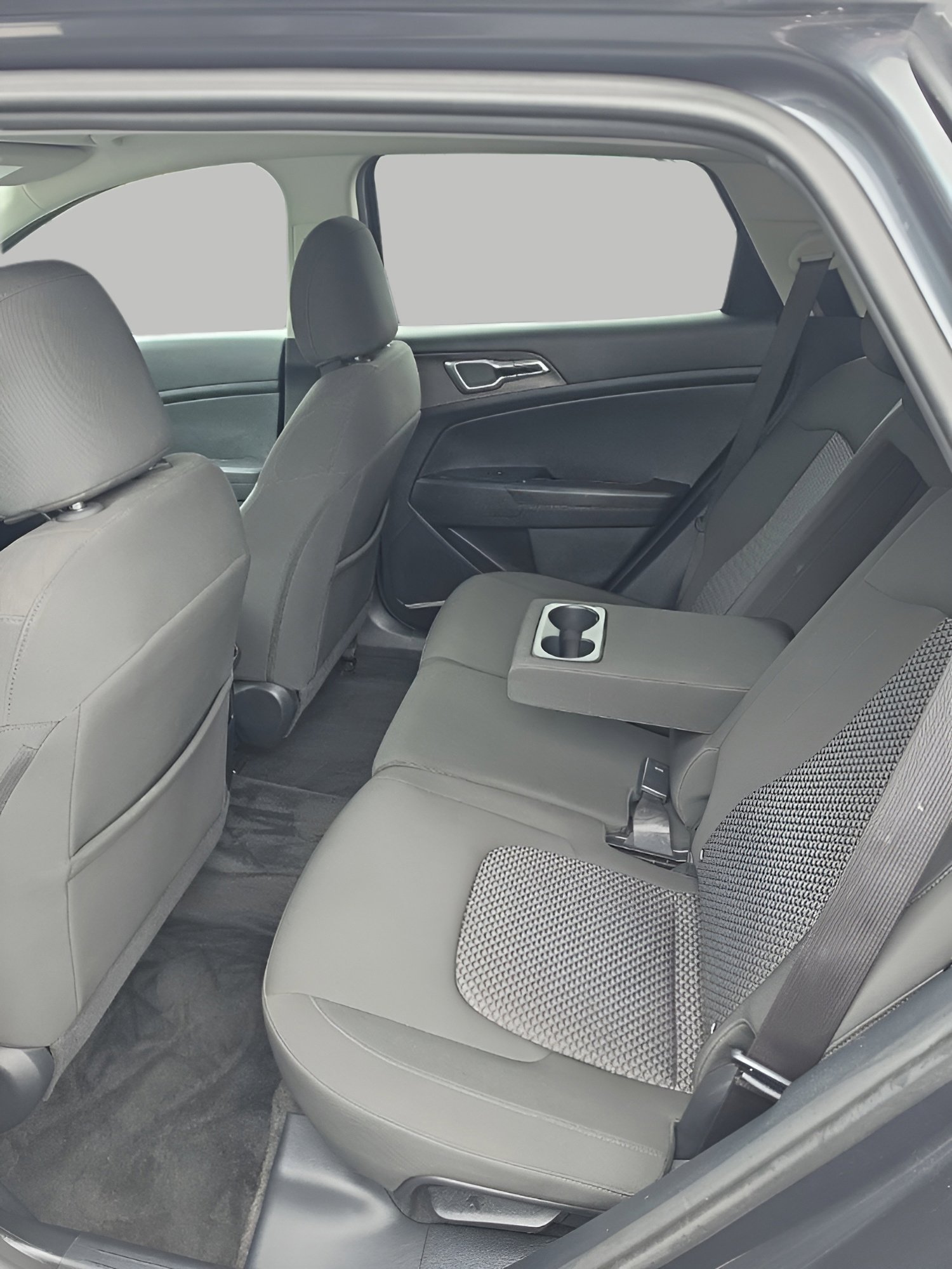 Used 2025 Kia Sportage LX image 12