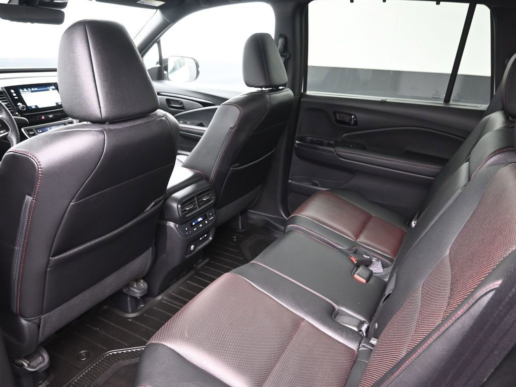 Used 2024 Honda Passport Black Edition image 23