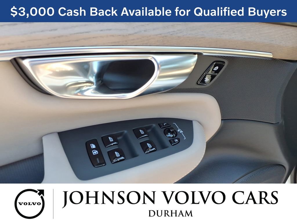 New 2026 Volvo XC90 T8 Plus w/ Protection Package Premier image 11
