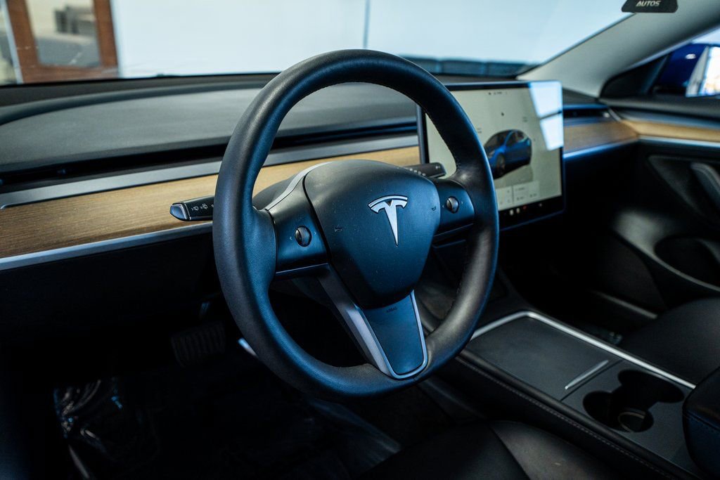 Used 2023 Tesla Model 3 Standard Range image 33