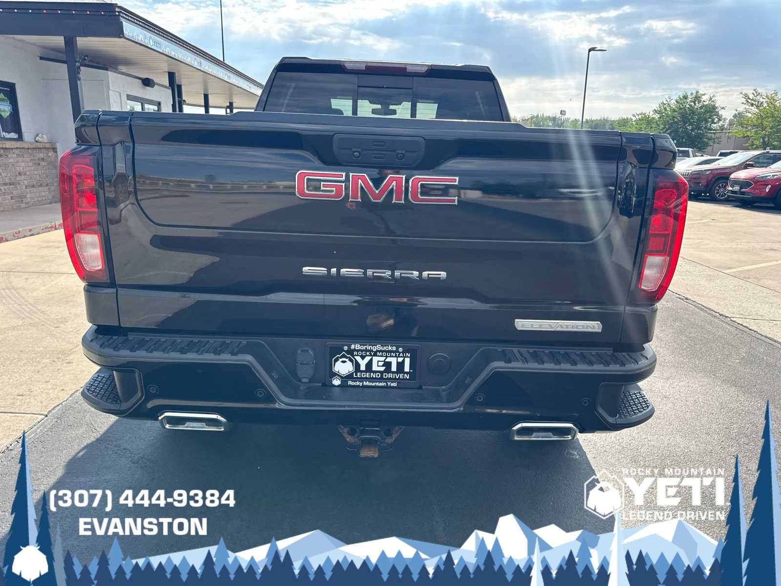 Used 2021 GMC Sierra 1500 Elevation w/ Preferred Package AWD/4WD image 4