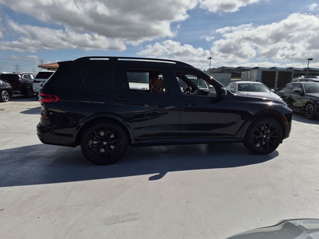 Used 2024 BMW X7 xDrive40i w/ Executive Package AWD/4WD image 4