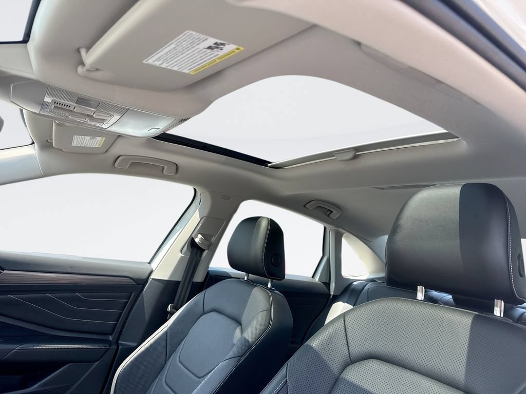 Used 2022 Volkswagen Jetta SEL FWD image 16