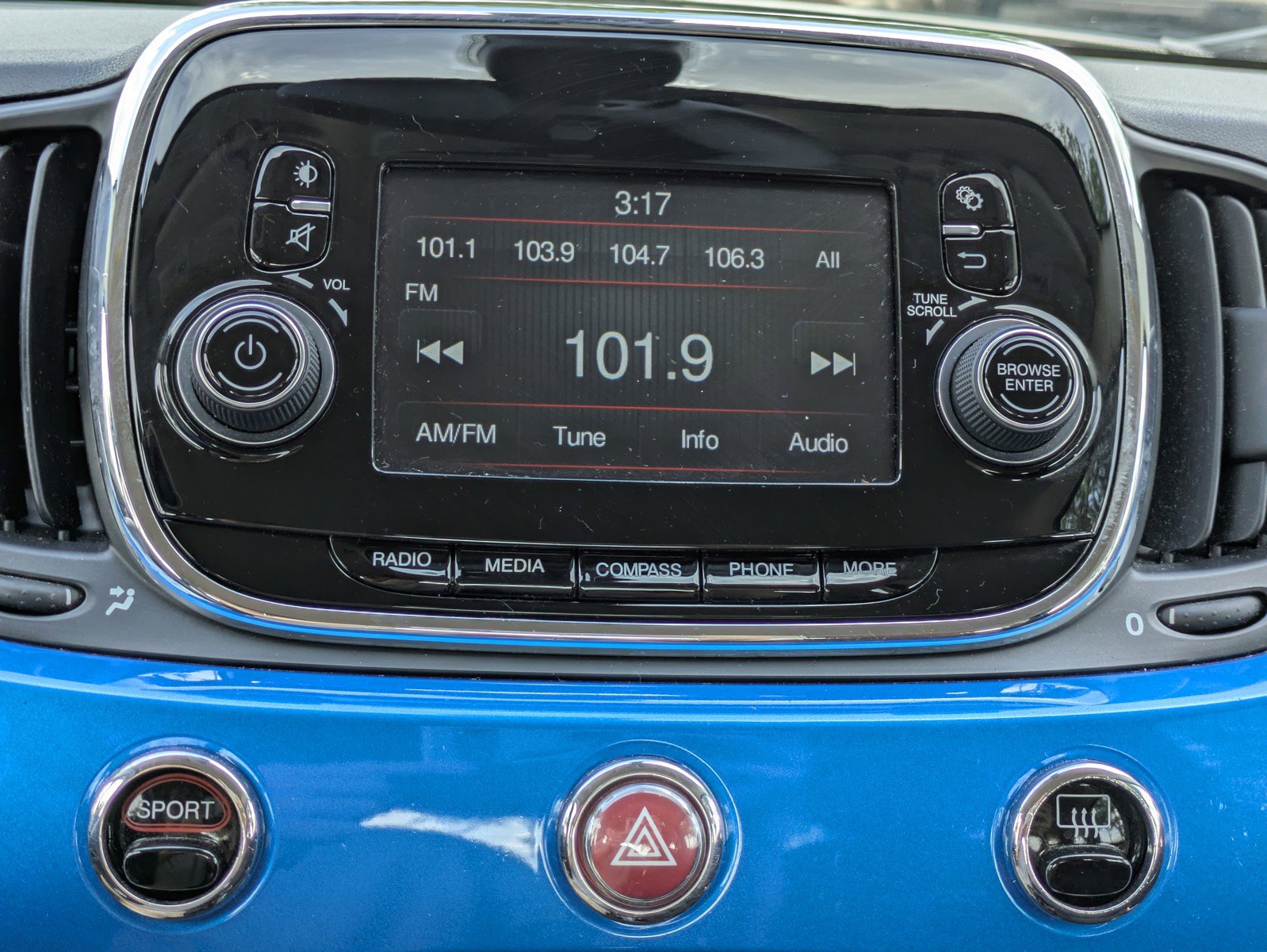 Used 2017 FIAT 500 Pop image 14