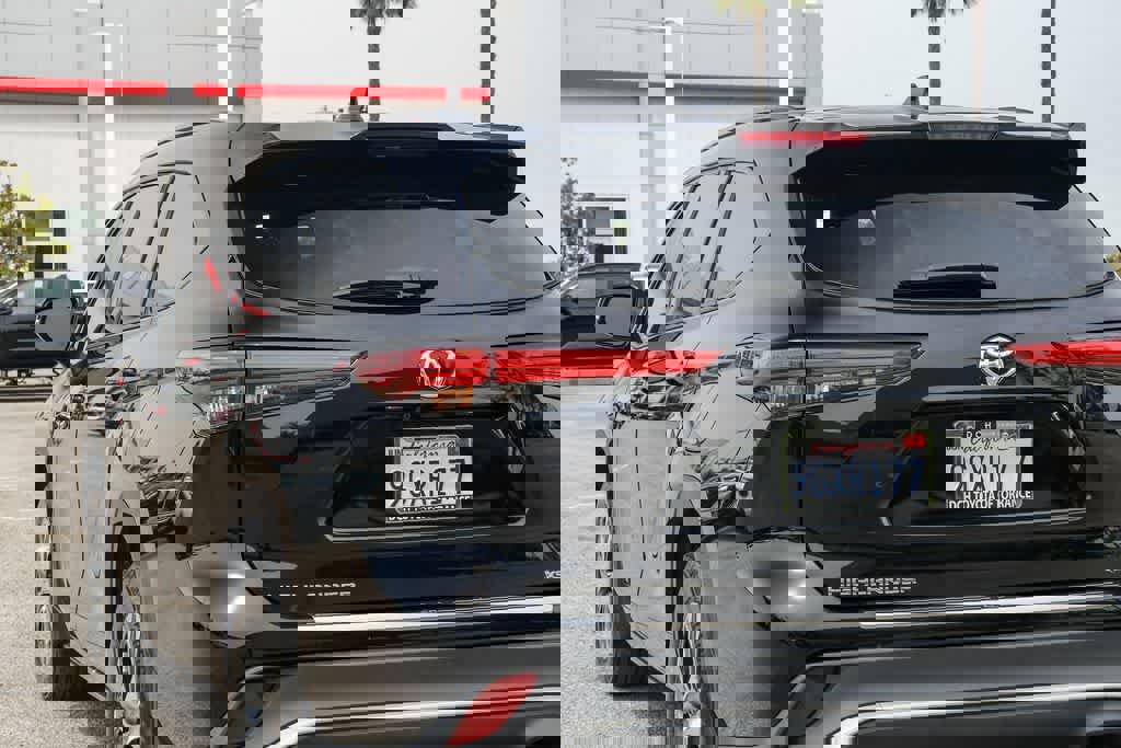 Used 2023 Toyota Highlander XSE image 6