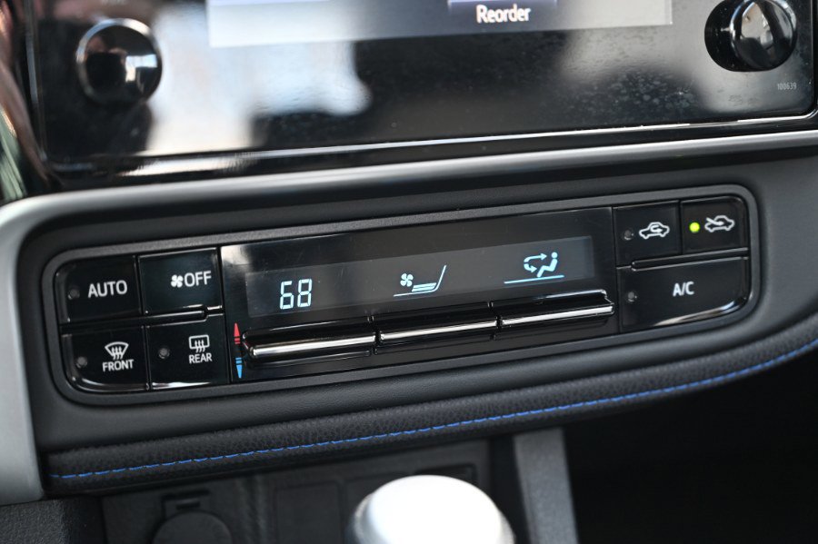 Used 2017 Toyota Corolla SE w/ Carpet Mat Package (TMS) image 20