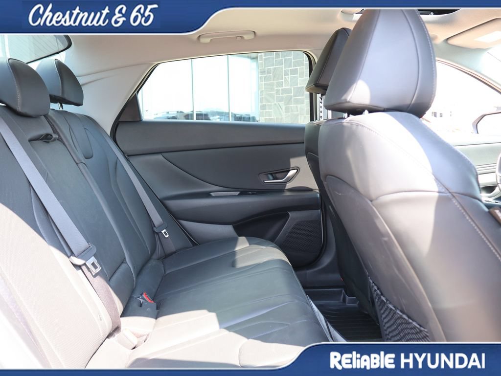 Used 2025 Hyundai Elantra Limited FWD image 13