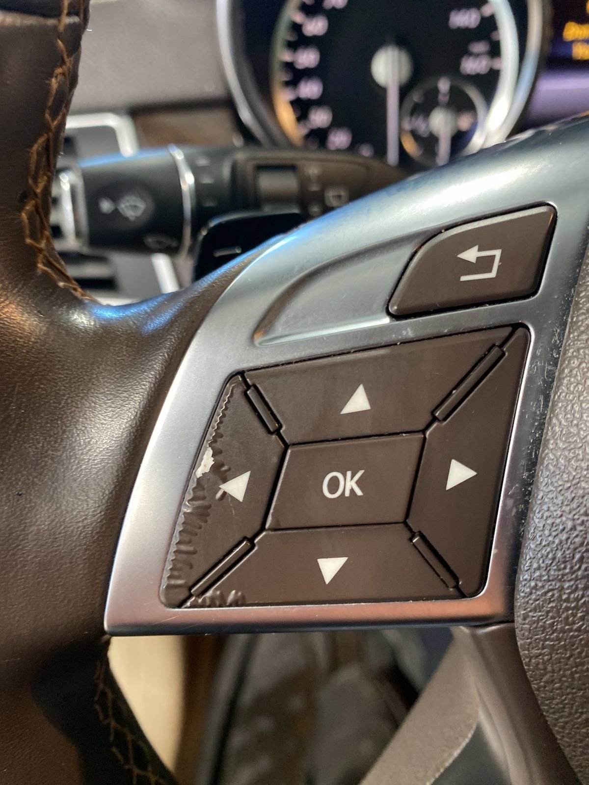 Used 2014 Mercedes-Benz GL 450 4MATIC image 10