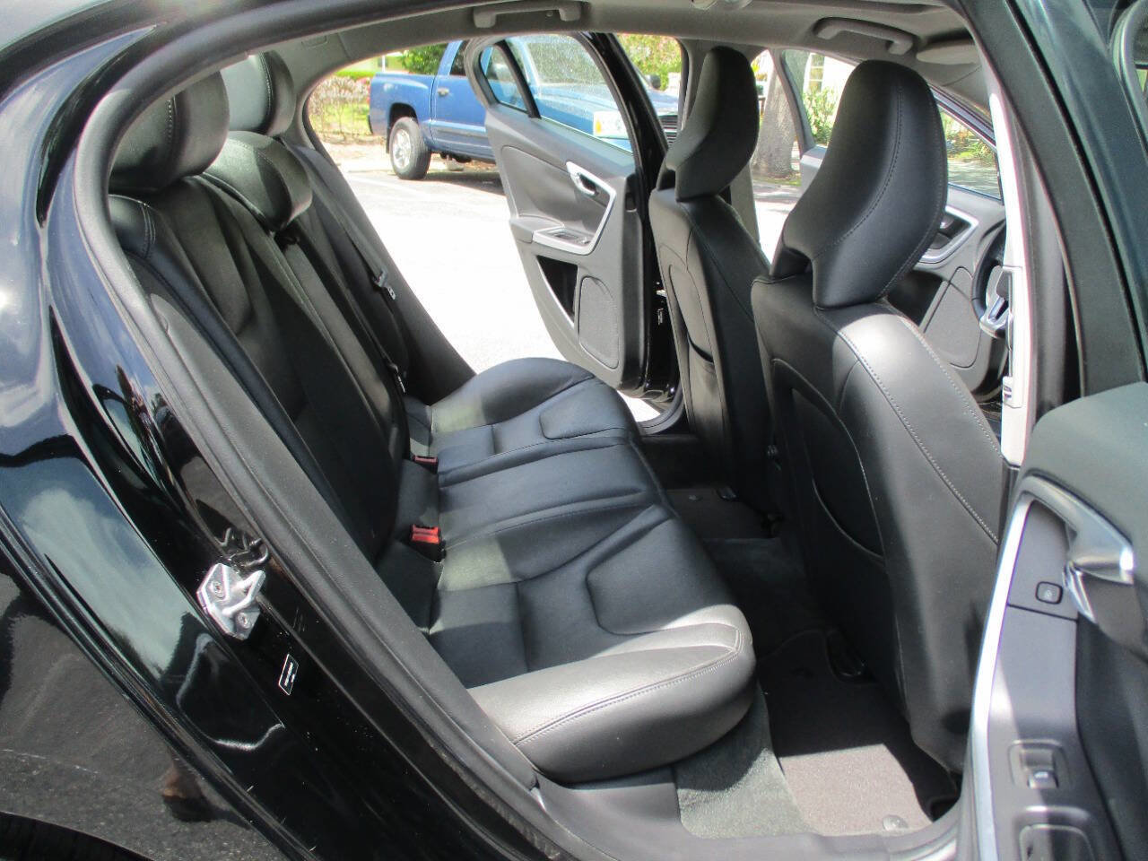 Used 2015 Volvo S60 T5 Premier w/ Convenience Package image 27