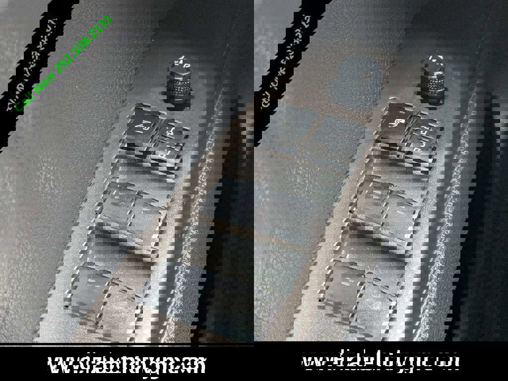 Used 2024 Toyota Camry SE image 21