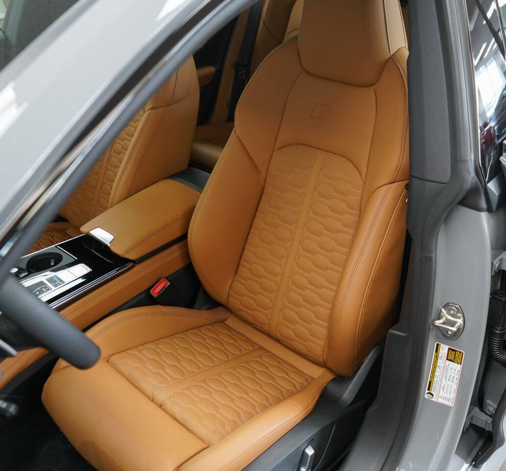 Used 2025 Audi RS 7 Performance AWD/4WD image 48