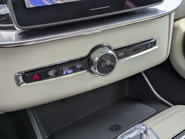 New 2026 Volvo XC90 T8 Ultra w/ Protection Package Premier image 8