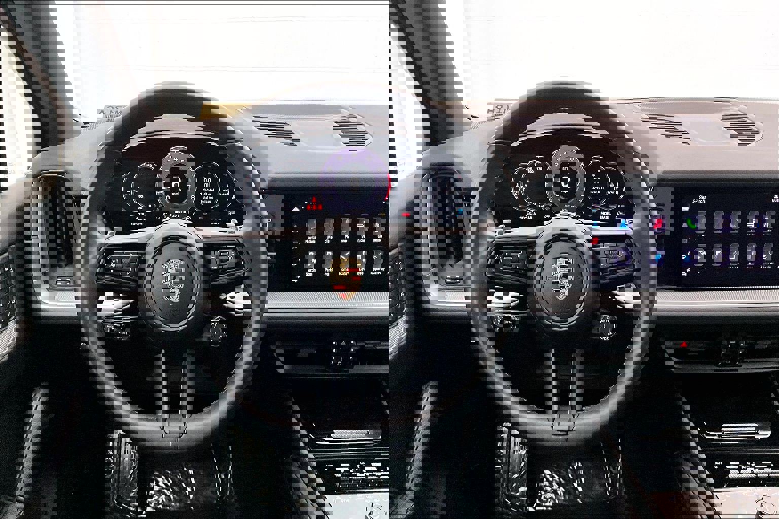 Used 2024 Porsche Cayenne image 4