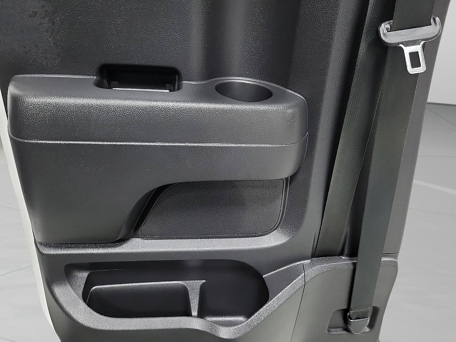 Used 2020 Nissan Titan S w/ S Utility Package image 10