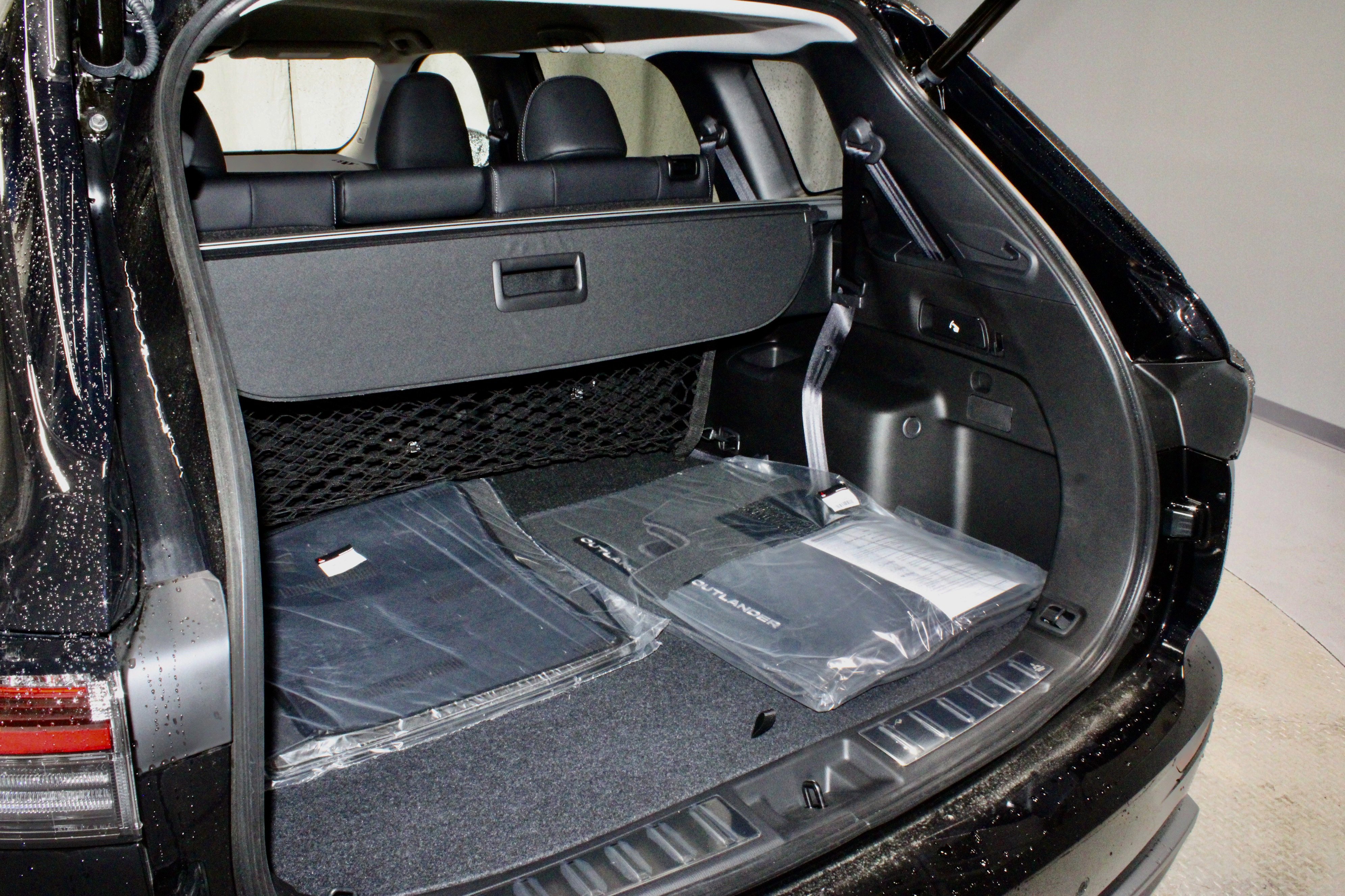 New 2025 Mitsubishi Outlander SE image 11