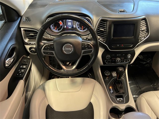 Used 2020 Jeep Cherokee Latitude Plus w/ Cold Weather Group image 19