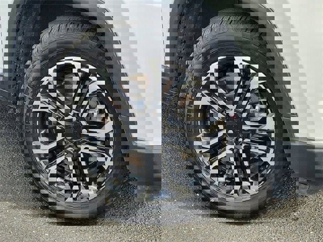 Used 2024 Jeep Compass Limited image 9