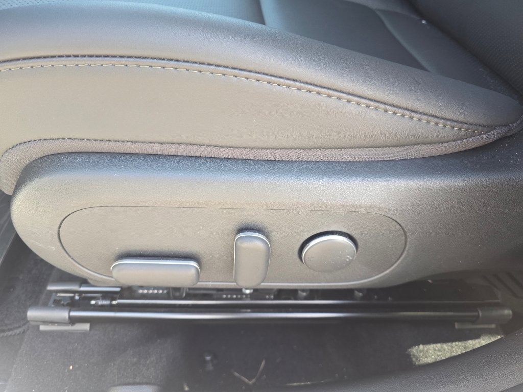 Used 2024 Hyundai Kona Limited image 15