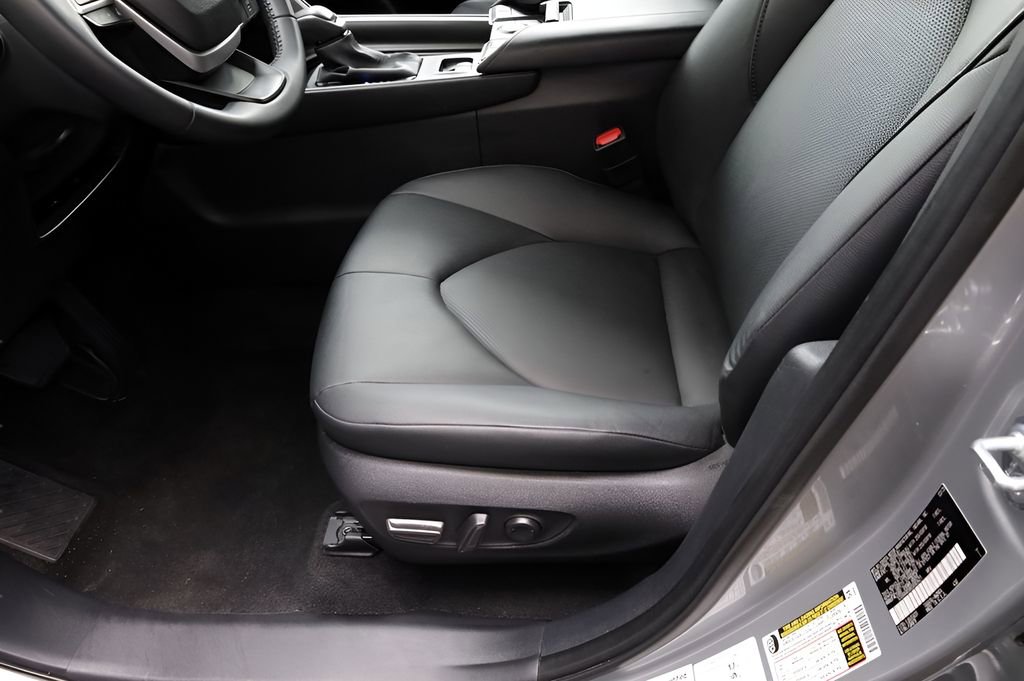 Certified 2025 Toyota Grand Highlander AWD image 19