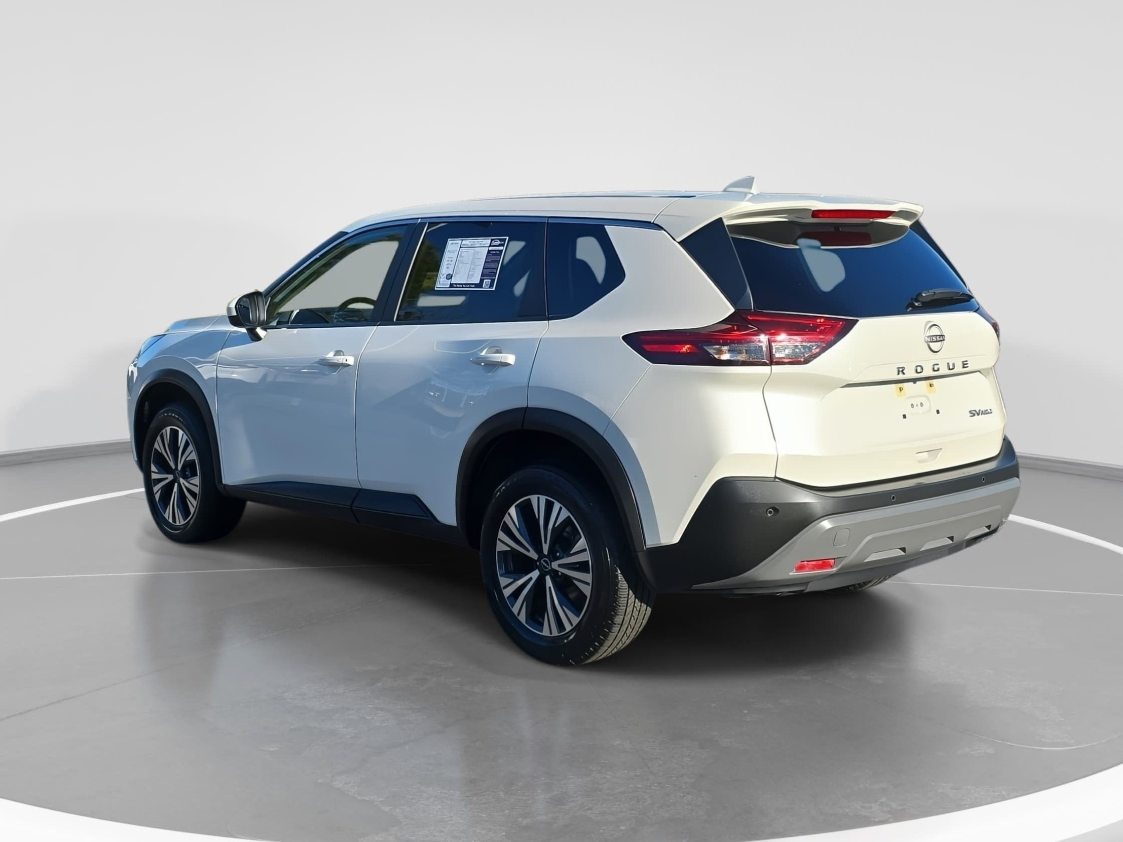 Used 2023 Nissan Rogue SV image 7