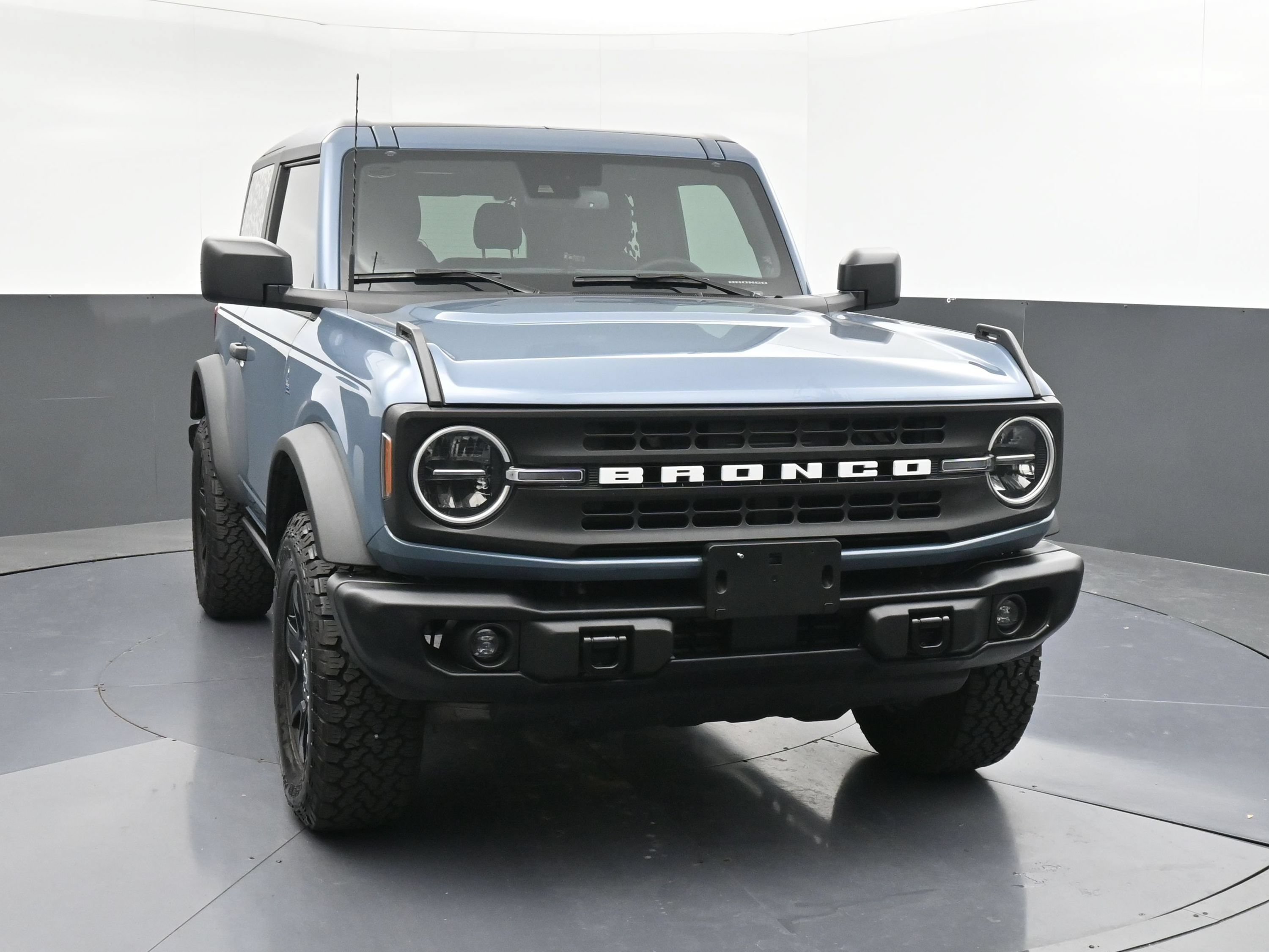 Used 2024 Ford Bronco Black Diamond AWD/4WD image 2