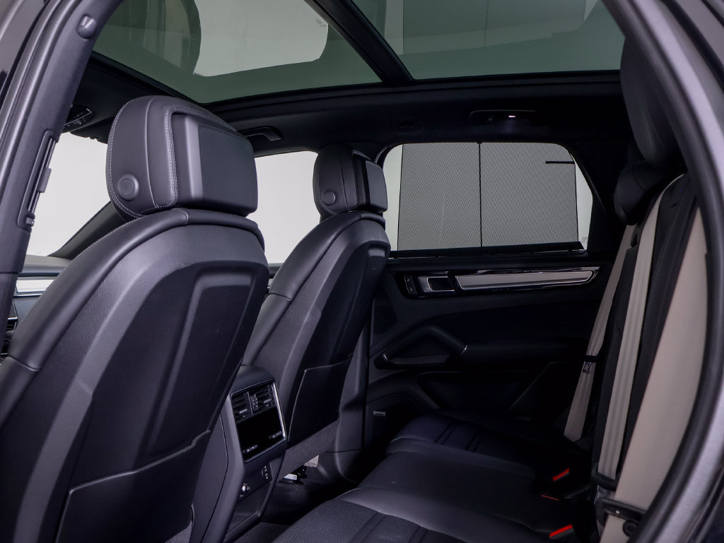 Certified 2023 Porsche Cayenne Platinum Edition AWD/4WD image 8