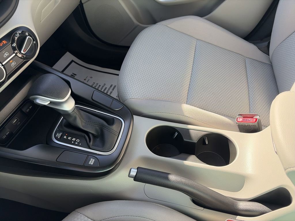Certified 2025 Kia Soul LX w/ LX Technology Package FWD image 20