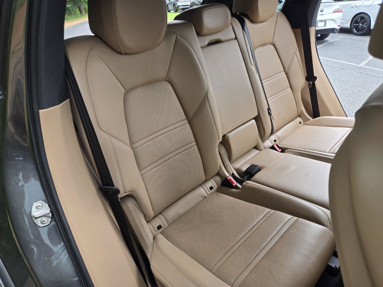 Used 2020 Porsche Cayenne AWD/4WD image 6