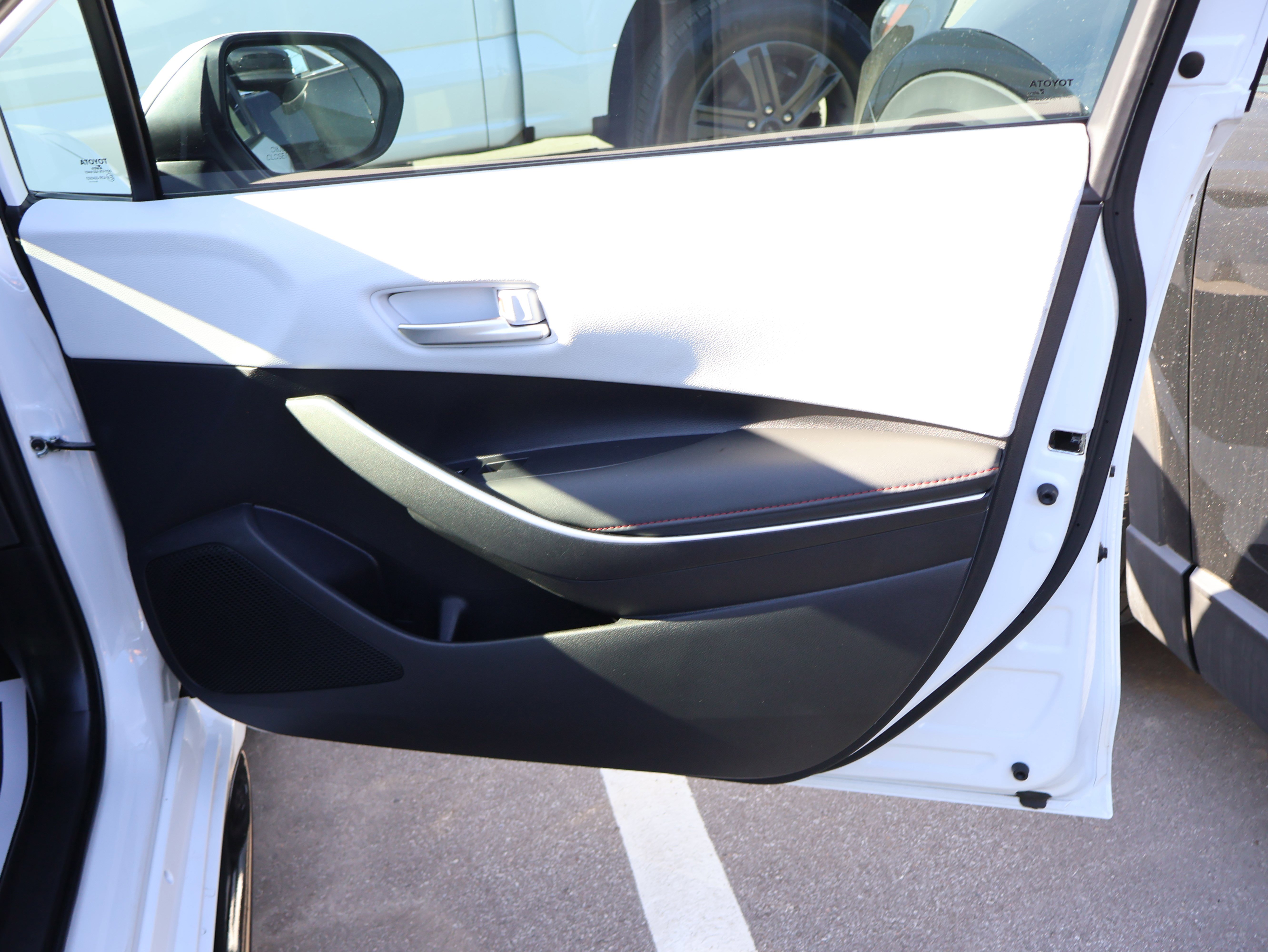 Used 2024 Toyota Corolla SE image 7