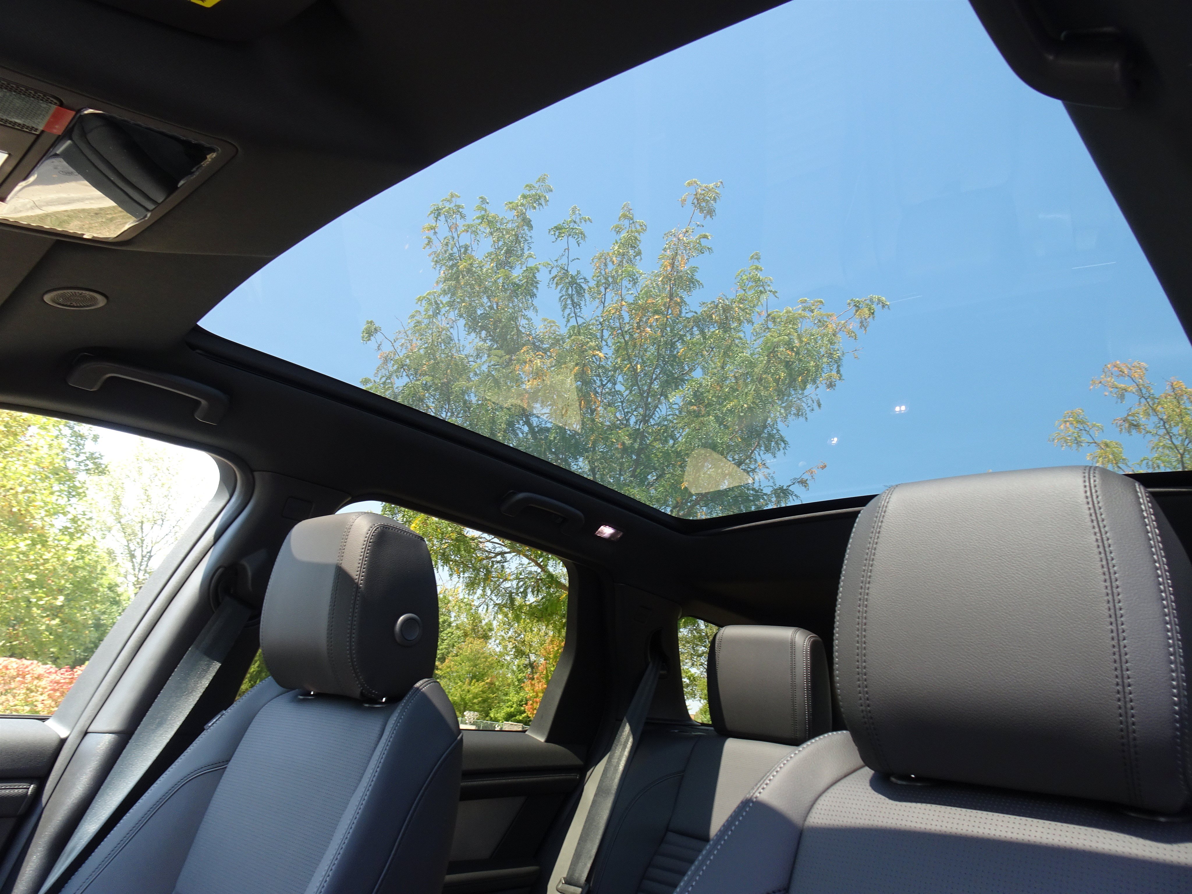 New 2026 Land Rover Discovery Sport Landmark AWD/4WD image 13